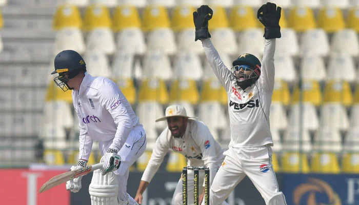 Pak vs Eng: England eye run chase as innings resumes on day three of second Test